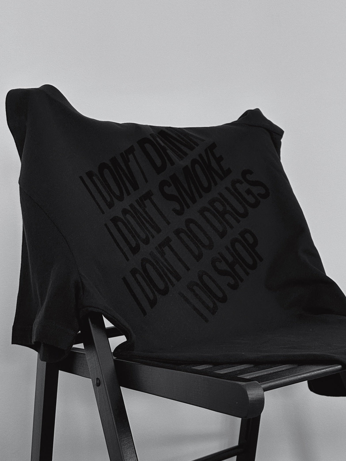 t-shirt.